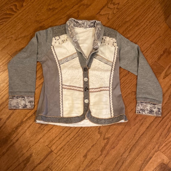 Parsley & Sage Jackets & Blazers - NWOT Parsley & Sage jacket - cute buttons and lace size M